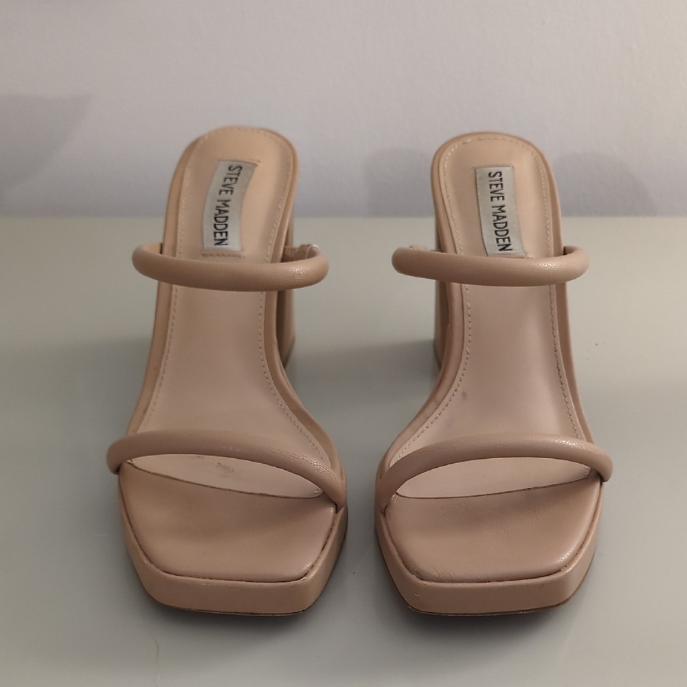 Steve Madden Tan Heels Sleek Design